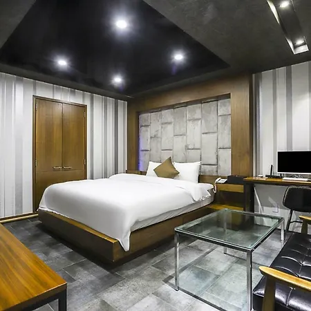 Hotel Tj
